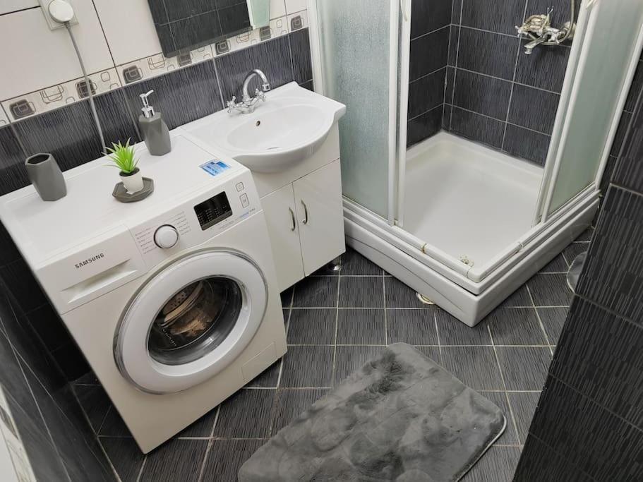 City Sqare Apartment Verde 斯科普里 外观 照片